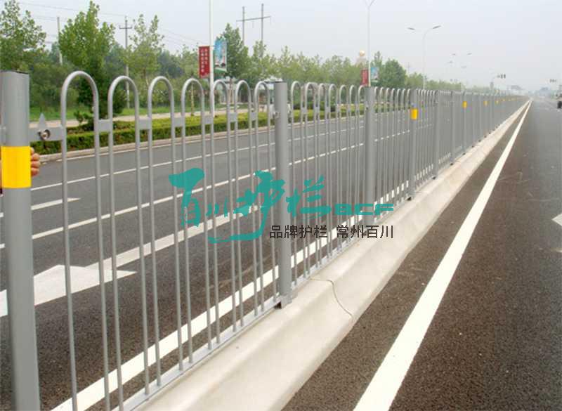 img of 濟南銀色京式道路護欄工程