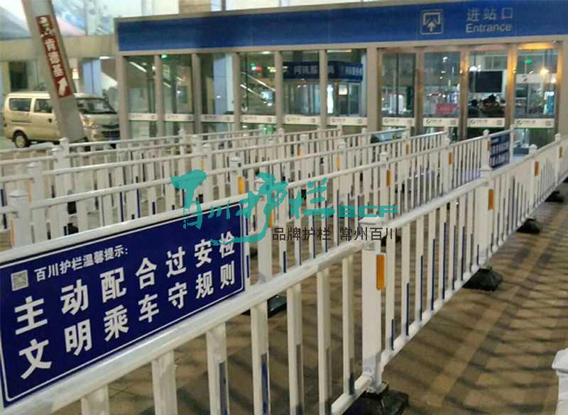 img of 常州市火車站廣告板護欄