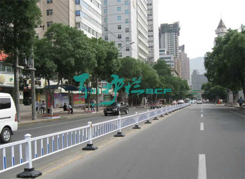 img of 甘肅蘭州經(jīng)濟型道路護欄工程
