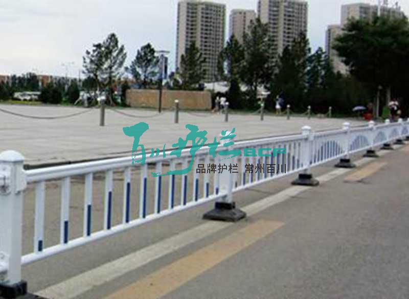 內(nèi)蒙古呼和浩特經(jīng)濟(jì)型護(hù)欄工程