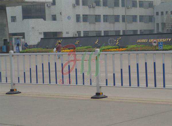 護欄在生活中的意義 護欄在生活中的意義