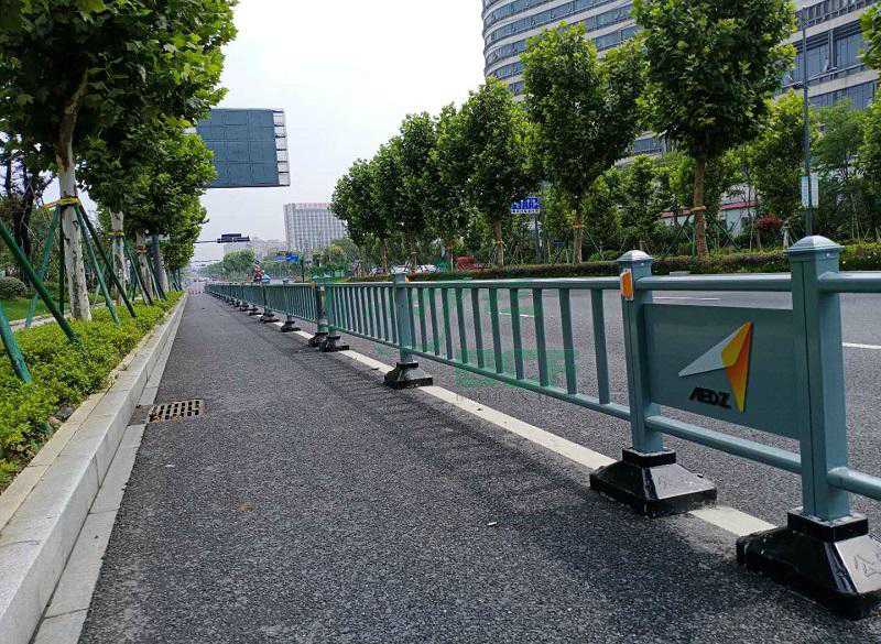 裝扮不銹鋼護欄的方法 裝扮不銹鋼護欄的方法